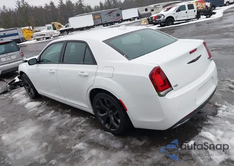 2021 Chrysler 300 300S z USA, uszkodzony, nr VIN 2C3CCABG9MH520434